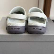 代购级Balenciaga 巴黎世家洞洞鞋 Balenciaga 春夏最新情侣款洞洞鞋,黑马单 代购级Balenciaga 巴黎世家洞洞鞋 Balenciaga 春夏最新情侣款洞洞鞋,黑马单