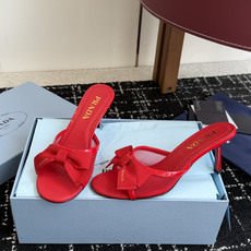 代购级Prada 26ss 新款绝美蝴蝶结网面跟鞋 时尚界久违的极简之美经典时尚配色 毫不费力的优雅风来 代购级Prada 26ss 新款绝美蝴蝶结网面跟鞋 时尚界久违的极简之美经典时尚配色 毫不费力的优雅风来