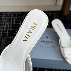 代购级Prada 26ss 新款绝美蝴蝶结网面跟鞋 时尚界久违的极简之美经典时尚配色 毫不费力的优雅风来 代购级Prada 26ss 新款绝美蝴蝶结网面跟鞋 时尚界久违的极简之美经典时尚配色 毫不费力的优雅风来