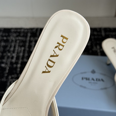 代购级Prada 26ss 新款绝美蝴蝶结网面跟鞋 时尚界久违的极简之美经典时尚配色 毫不费力的优雅风来 代购级Prada 26ss 新款绝美蝴蝶结网面跟鞋 时尚界久违的极简之美经典时尚配色 毫不费力的优雅风来