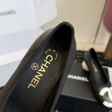代购级Chanel 26ss 春夏系列 大珍珠跟鞋非常火的大双C设计,独特的珍珠大扣,非常耗时耗力,复古 代购级Chanel 26ss 春夏系列 大珍珠跟鞋非常火的大双C设计,独特的珍珠大扣,非常耗时耗力,复古