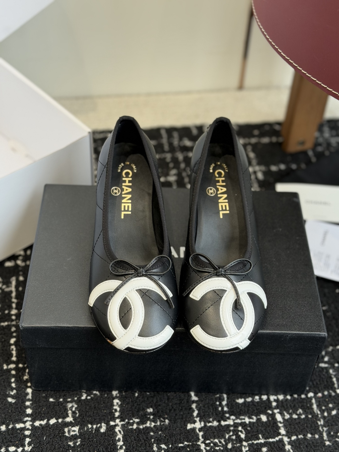 代购级Chanel 26ss 春夏系列 大珍珠跟鞋非常火的大双C设计，独特的珍珠大扣，非常耗时耗力，复古