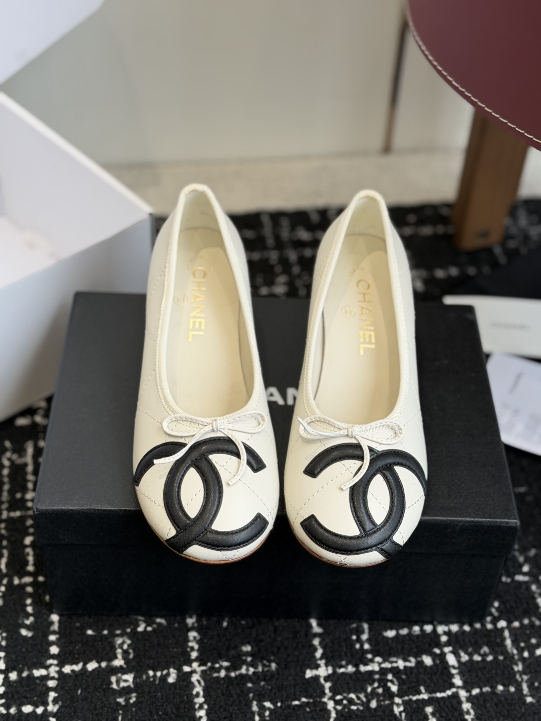 代购级Chanel 26ss 春夏系列 大珍珠跟鞋非常火的大双C设计，独特的珍珠大扣，非常耗时耗力，复古