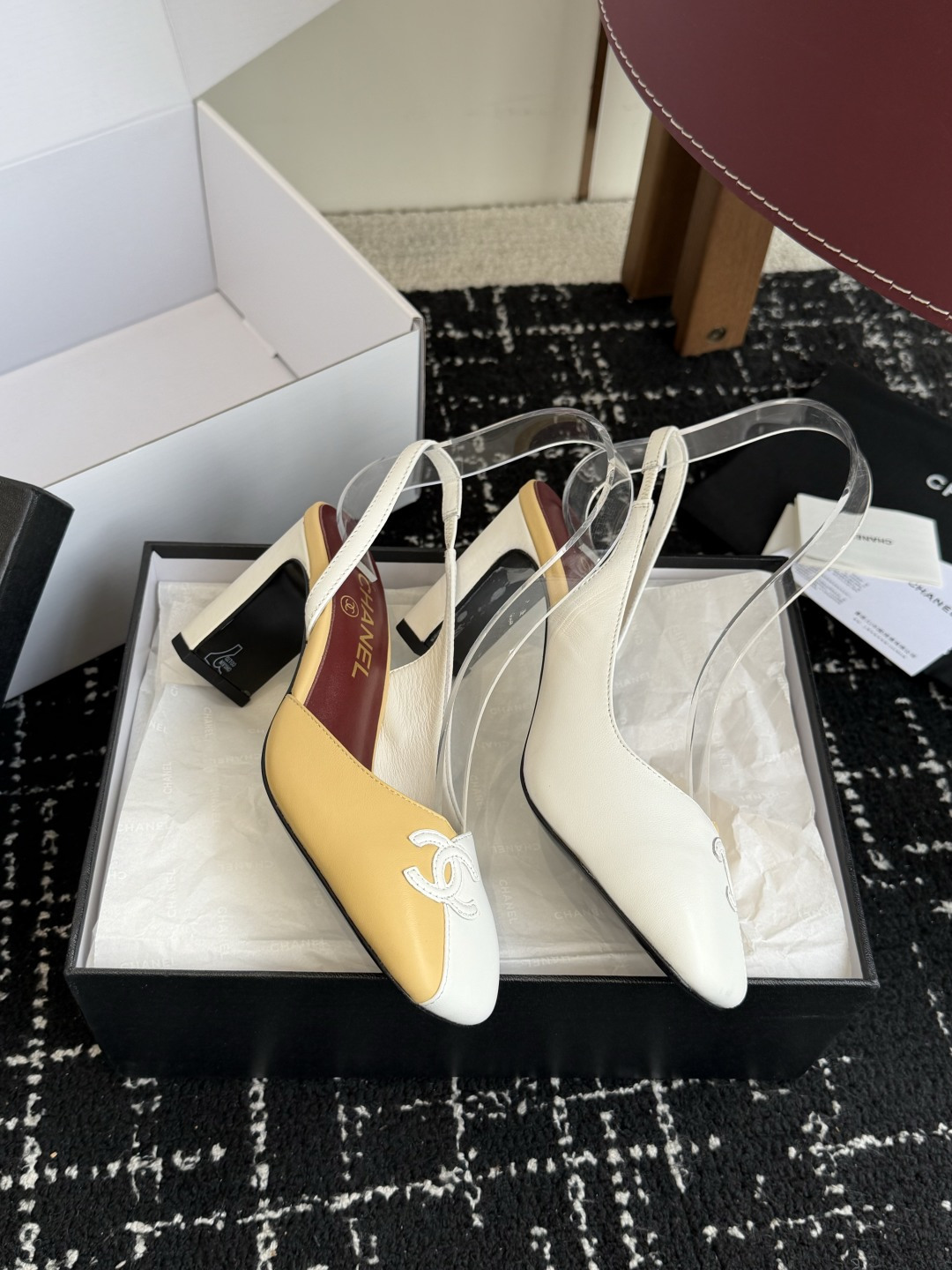 代购级CHANEL 香奈儿 26ss 春夏秀款中空凉鞋 第一眼看上就被种草了根据天气变化自由穿搭!套上袜 代购级CHANEL 香奈儿 26ss 春夏秀款中空凉鞋 第一眼看上就被种草了根据天气变化自由穿搭!套上袜
