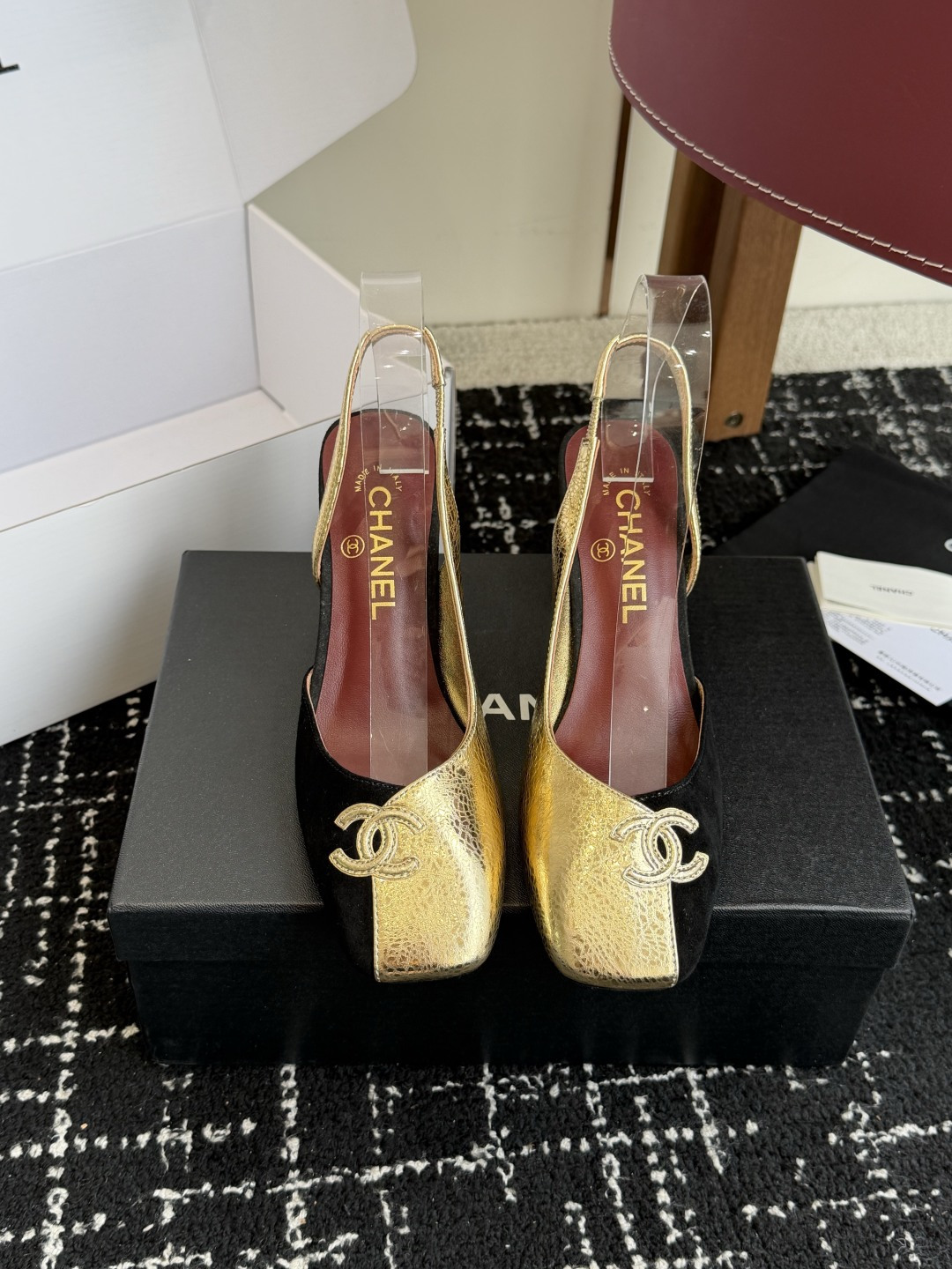 代购级CHANEL 香奈儿 26ss 春夏秀款中空凉鞋 第一眼看上就被种草了根据天气变化自由穿搭！套上袜