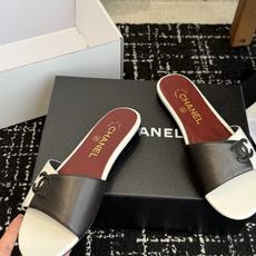 代购级CHANEL 香奈儿 26ss 春夏秀款拖鞋第一眼看上就被种草了根据天气变化自由穿搭!套上袜套春夏 代购级CHANEL 香奈儿 26ss 春夏秀款拖鞋第一眼看上就被种草了根据天气变化自由穿搭!套上袜套春夏