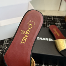 代购级CHANEL 香奈儿 26ss 春夏秀款拖鞋第一眼看上就被种草了根据天气变化自由穿搭!套上袜套春夏 代购级CHANEL 香奈儿 26ss 春夏秀款拖鞋第一眼看上就被种草了根据天气变化自由穿搭!套上袜套春夏