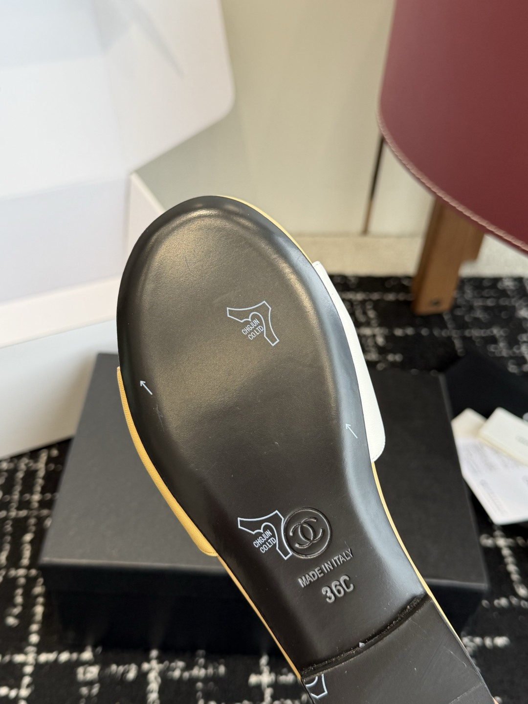 代购级CHANEL 香奈儿 26ss 春夏秀款拖鞋第一眼看上就被种草了根据天气变化自由穿搭!套上袜套春夏 代购级CHANEL 香奈儿 26ss 春夏秀款拖鞋第一眼看上就被种草了根据天气变化自由穿搭!套上袜套春夏