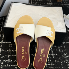 代购级CHANEL 香奈儿 26ss 春夏秀款拖鞋第一眼看上就被种草了根据天气变化自由穿搭!套上袜套春夏 代购级CHANEL 香奈儿 26ss 春夏秀款拖鞋第一眼看上就被种草了根据天气变化自由穿搭!套上袜套春夏