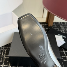 代购级CHANEL 香奈儿 26ss 春夏秀款单鞋第一眼看上就被种草了根据天气变化自由穿搭!套上袜套春夏 代购级CHANEL 香奈儿 26ss 春夏秀款单鞋第一眼看上就被种草了根据天气变化自由穿搭!套上袜套春夏