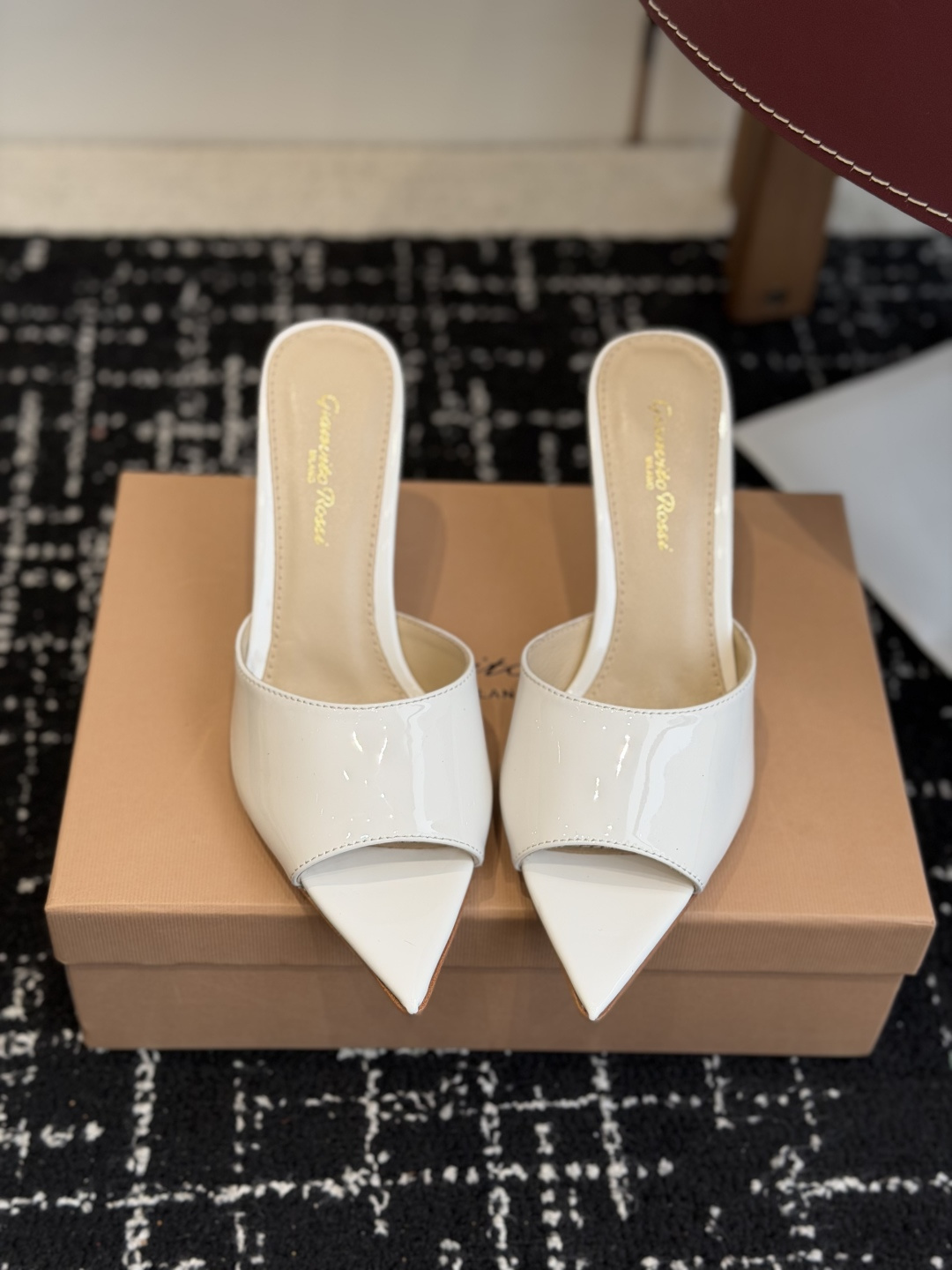 代购级吉安维托·罗西Gianvito Rossi 26春夏 尖头 细跟 凉拖鞋！轻松移动，高跟凉拖鞋！特