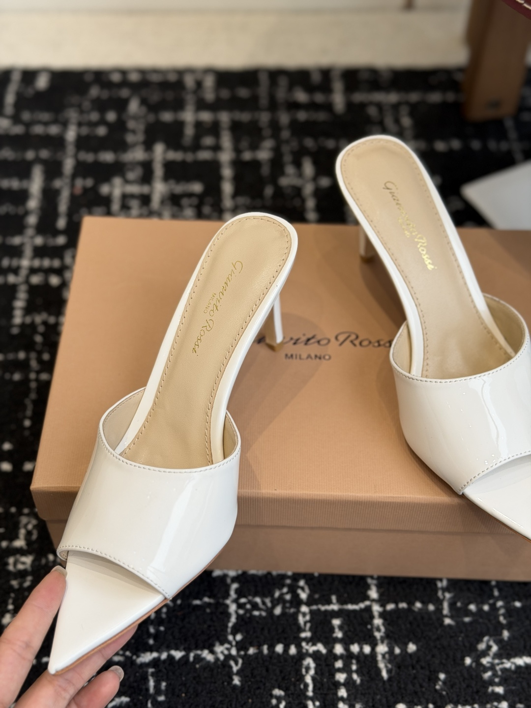 代购级吉安维托·罗西Gianvito Rossi 26春夏 尖头 细跟 凉拖鞋！轻松移动，高跟凉拖鞋！特