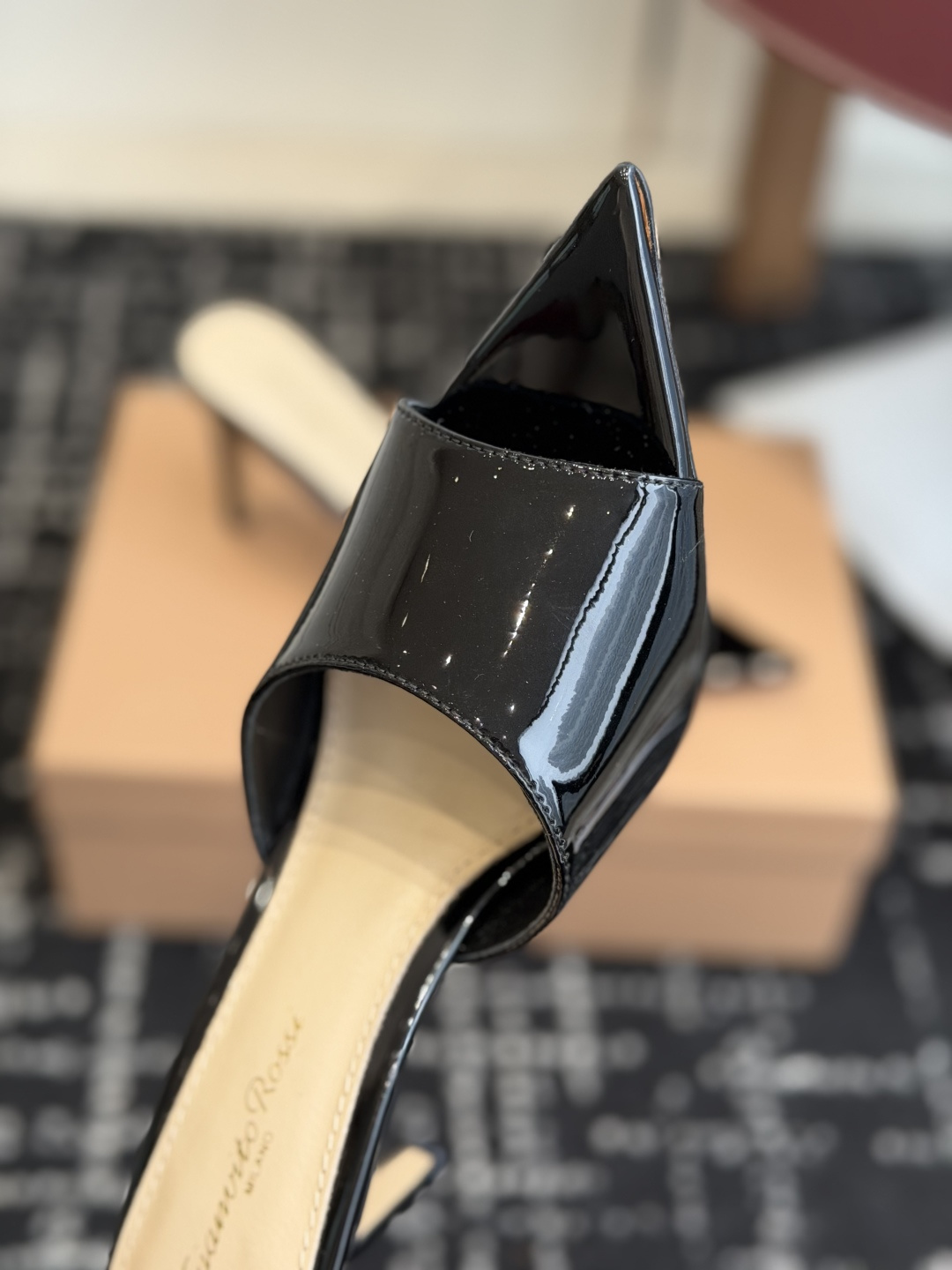 代购级吉安维托·罗西Gianvito Rossi 26春夏 尖头 细跟 凉拖鞋！轻松移动，高跟凉拖鞋！特