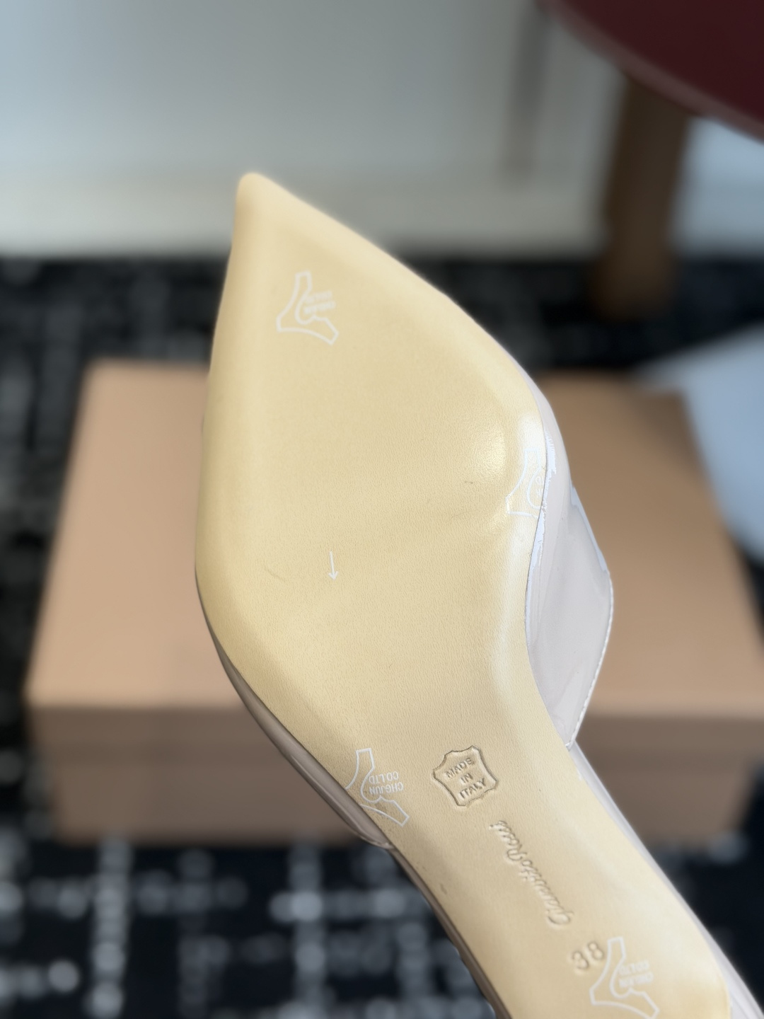 代购级吉安维托·罗西Gianvito Rossi 26春夏 尖头 细跟 凉拖鞋！轻松移动，高跟凉拖鞋！特
