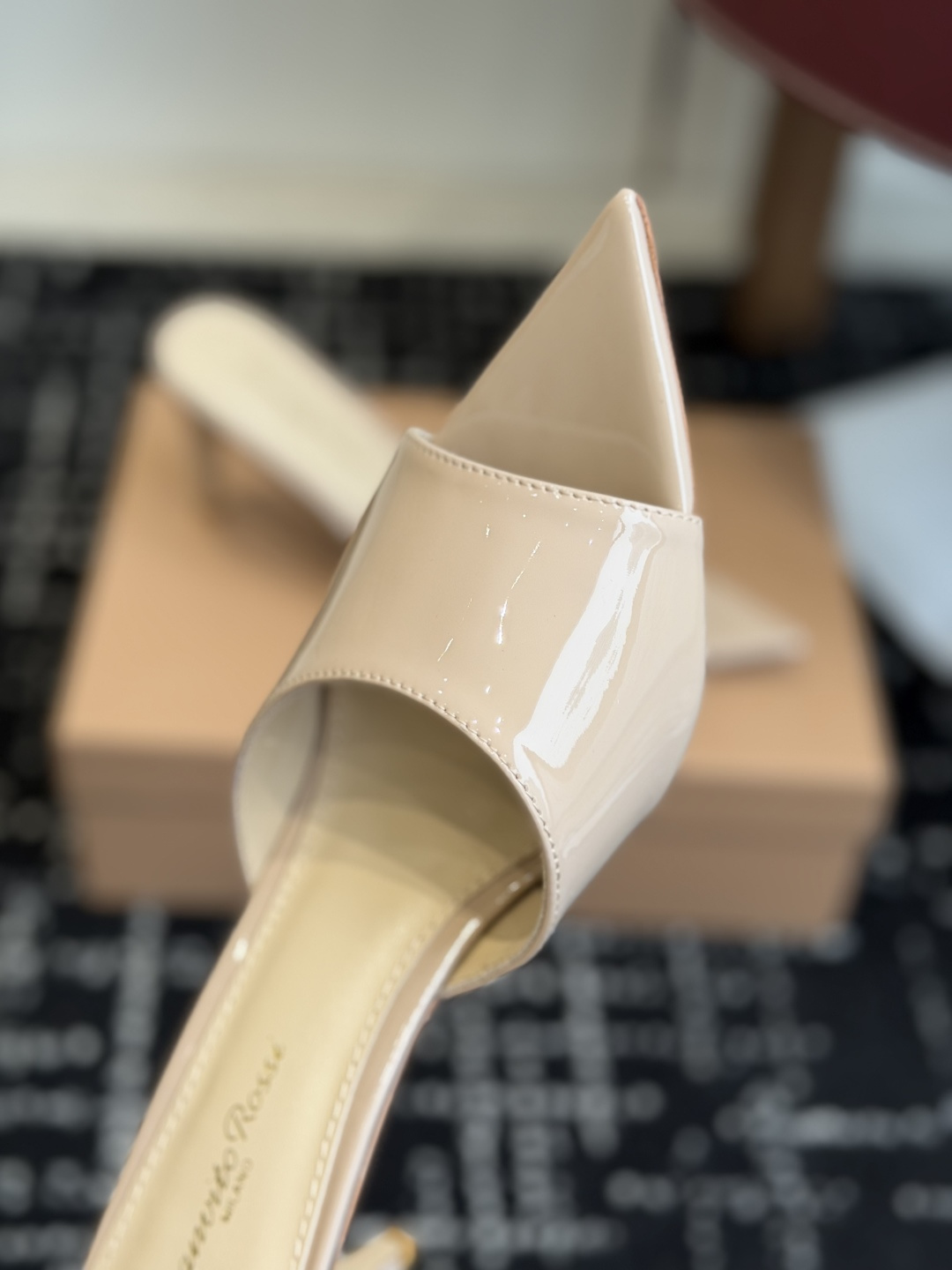 代购级吉安维托·罗西Gianvito Rossi 26春夏 尖头 细跟 凉拖鞋！轻松移动，高跟凉拖鞋！特