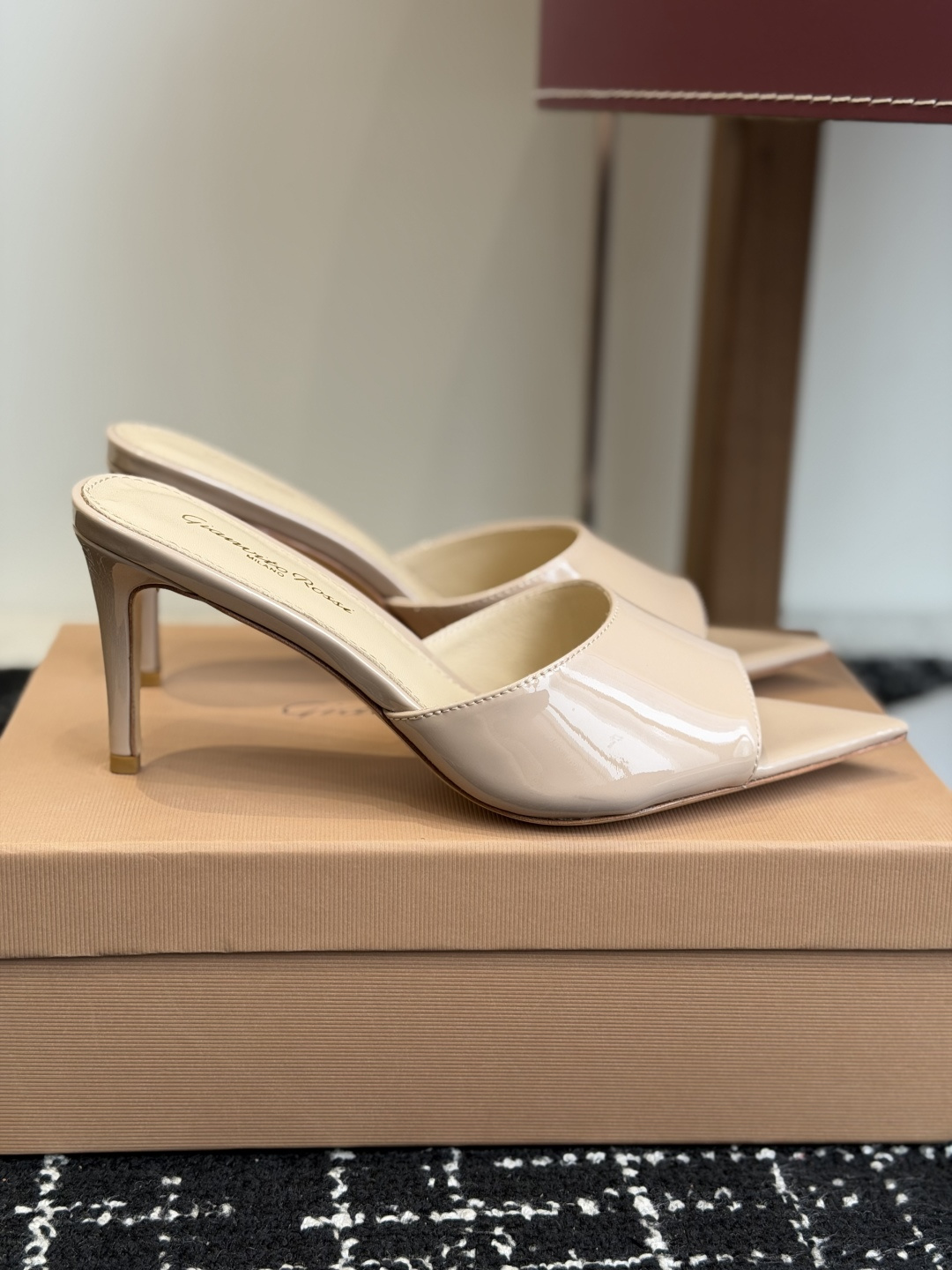 代购级吉安维托·罗西Gianvito Rossi 26春夏 尖头 细跟 凉拖鞋！轻松移动，高跟凉拖鞋！特
