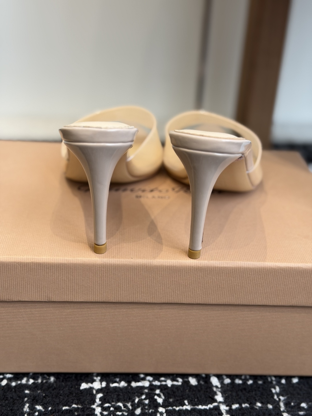 代购级吉安维托·罗西Gianvito Rossi 26春夏 尖头 细跟 凉拖鞋！轻松移动，高跟凉拖鞋！特