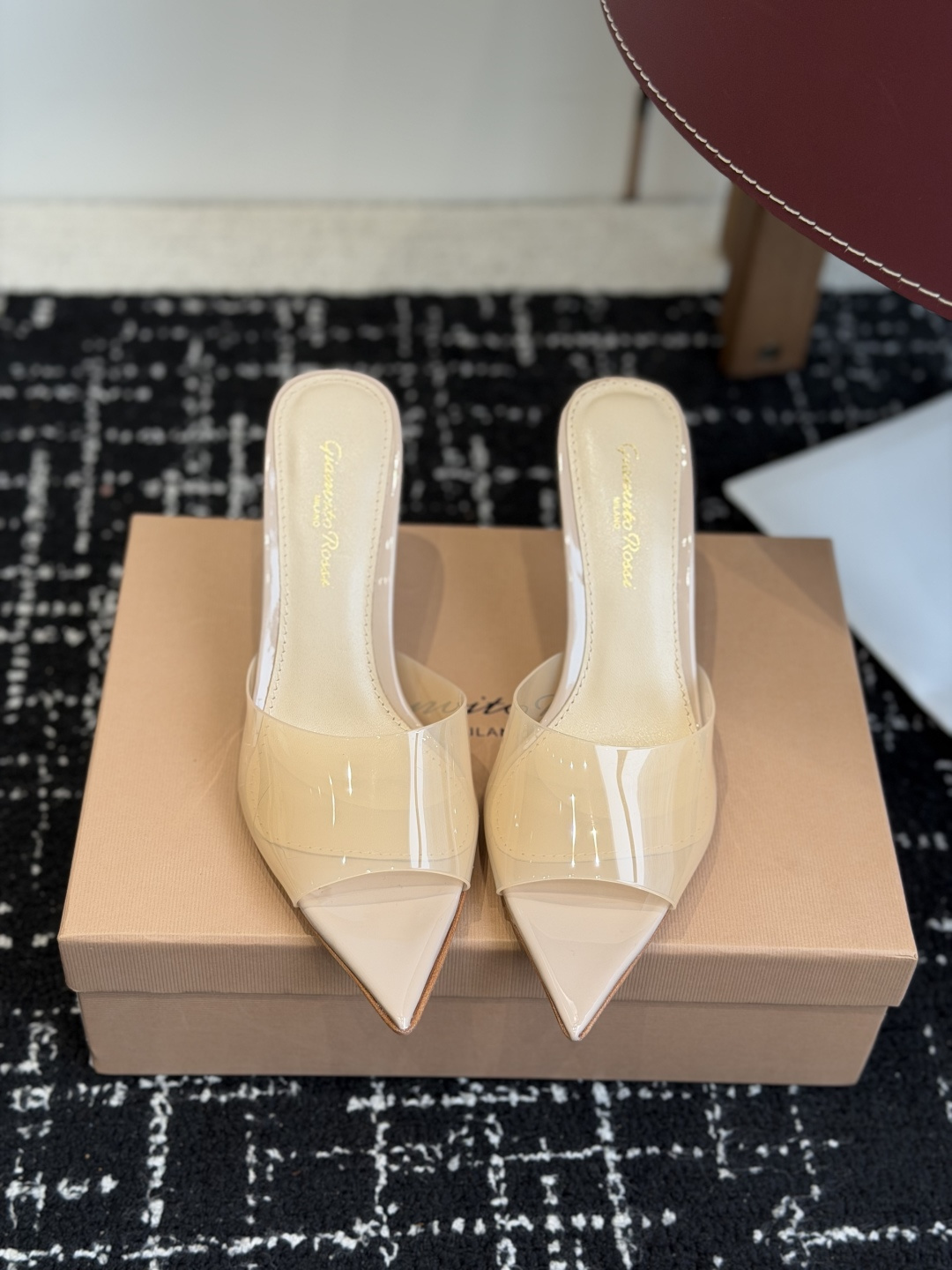 代购级吉安维托·罗西Gianvito Rossi 26春夏 尖头 细跟 凉拖鞋！轻松移动，高跟凉拖鞋！特