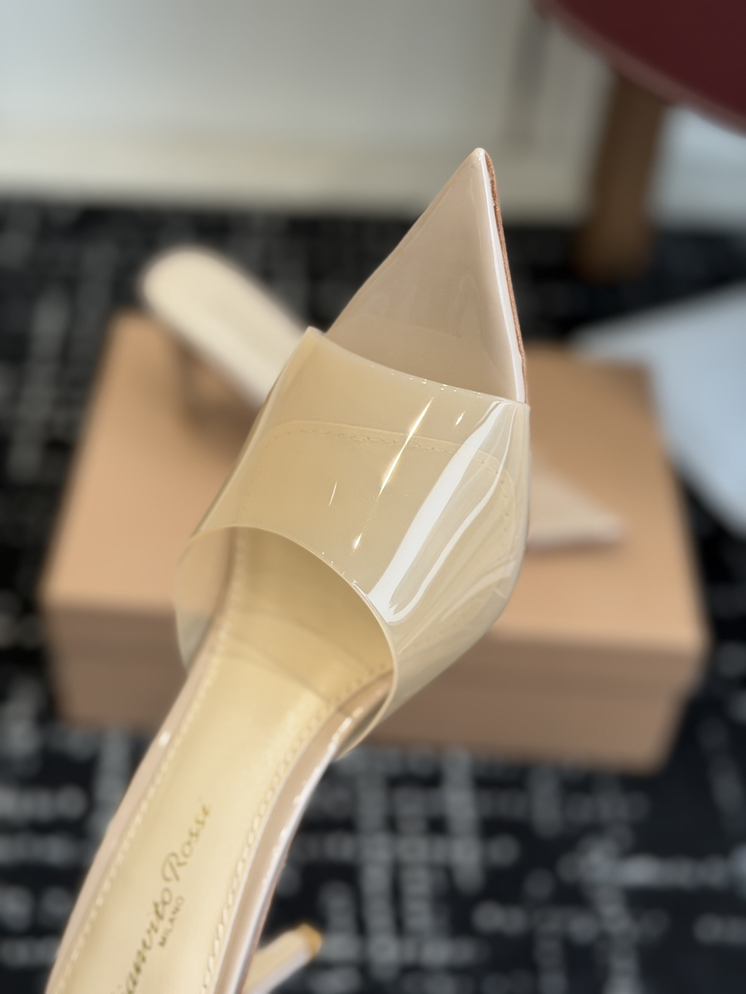 代购级吉安维托·罗西Gianvito Rossi 26春夏 尖头 细跟 凉拖鞋！轻松移动，高跟凉拖鞋！特