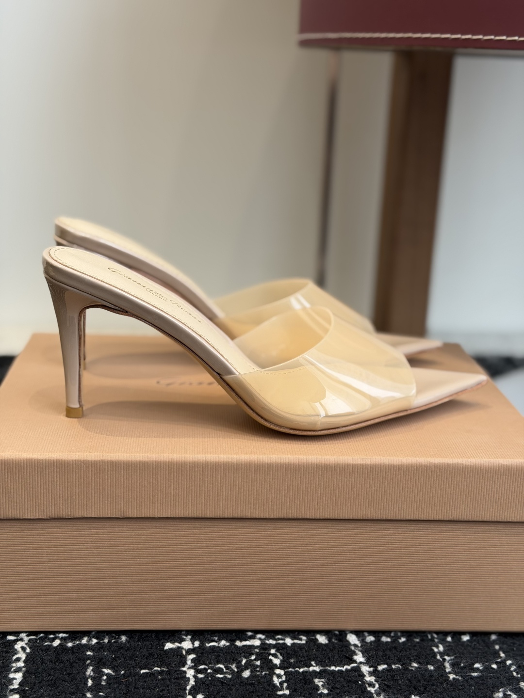 代购级吉安维托·罗西Gianvito Rossi 26春夏 尖头 细跟 凉拖鞋！轻松移动，高跟凉拖鞋！特