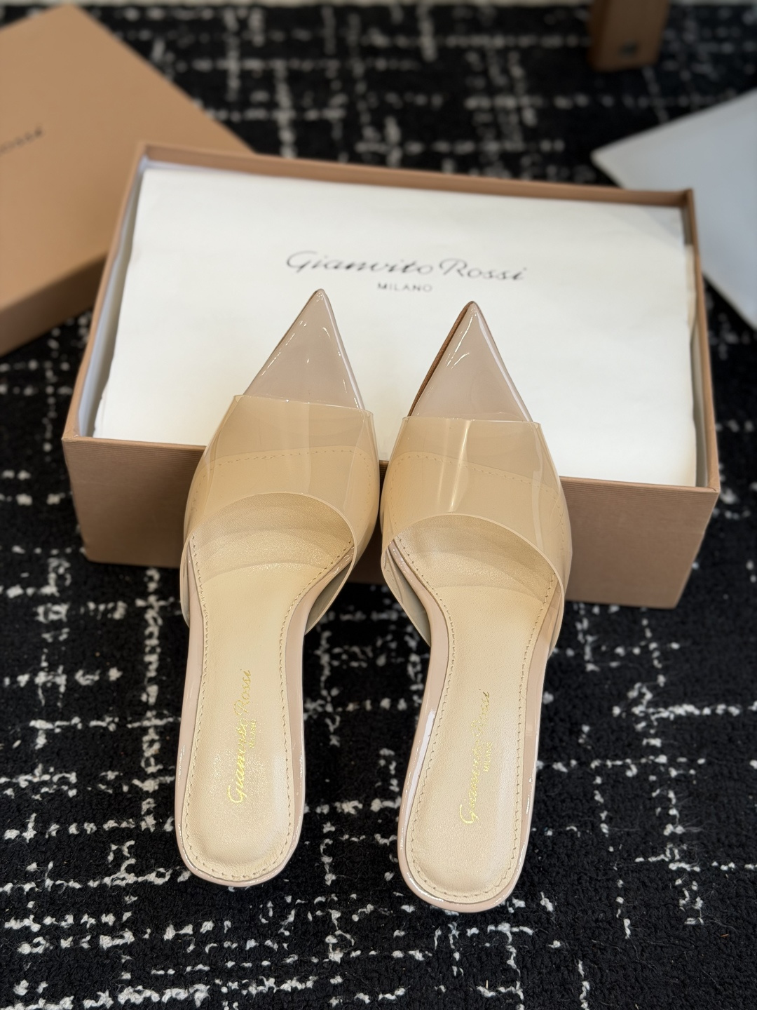 代购级吉安维托·罗西Gianvito Rossi 26春夏 尖头 细跟 凉拖鞋！轻松移动，高跟凉拖鞋！特