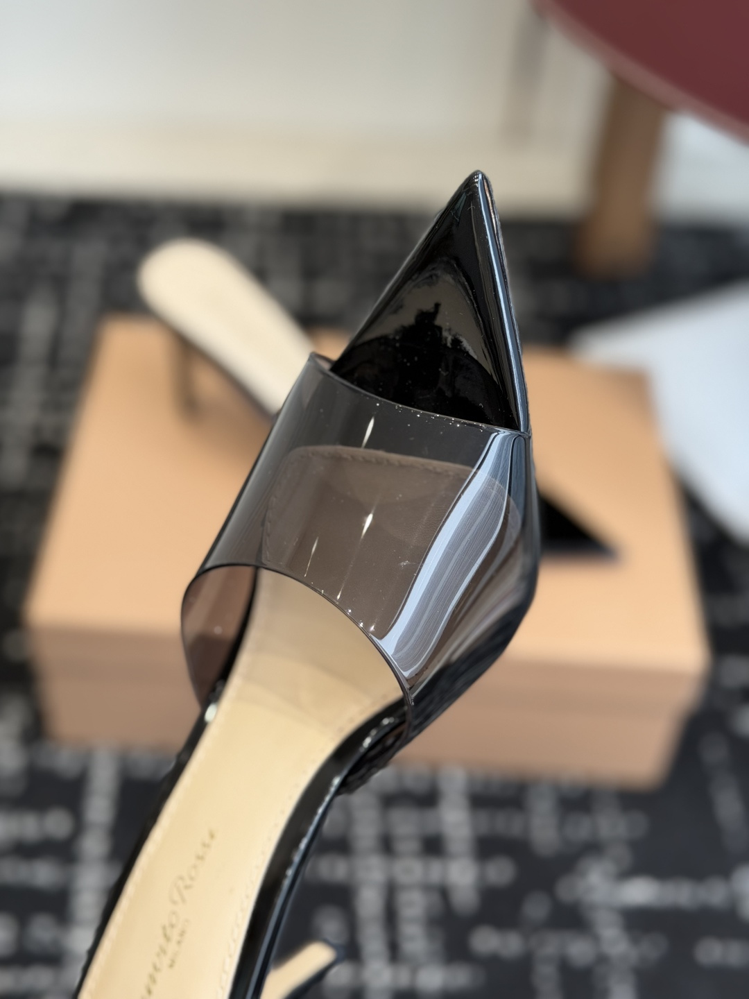 代购级吉安维托·罗西Gianvito Rossi 26春夏 尖头 细跟 凉拖鞋！轻松移动，高跟凉拖鞋！特