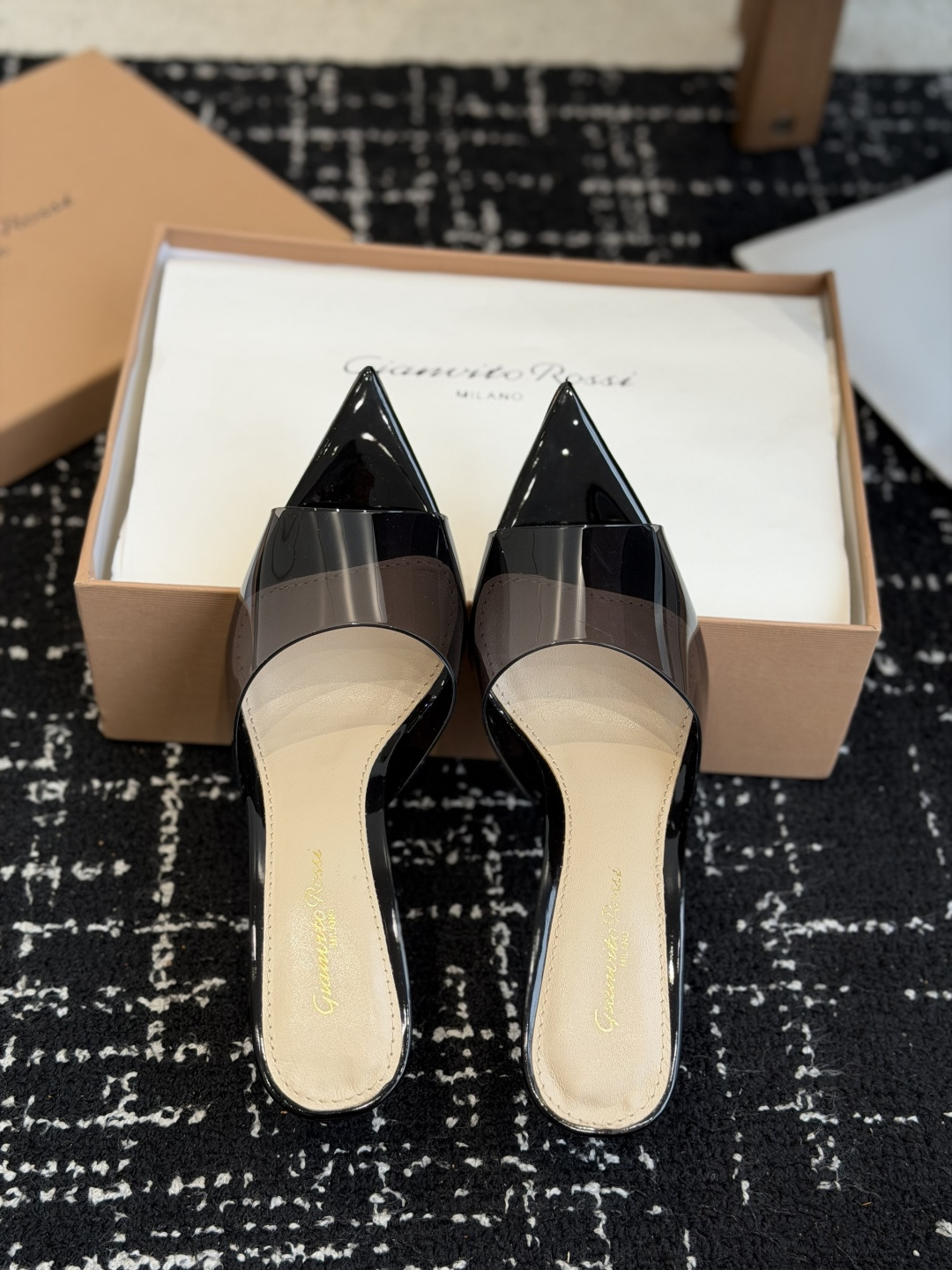 代购级吉安维托·罗西Gianvito Rossi 26春夏 尖头 细跟 凉拖鞋！轻松移动，高跟凉拖鞋！特