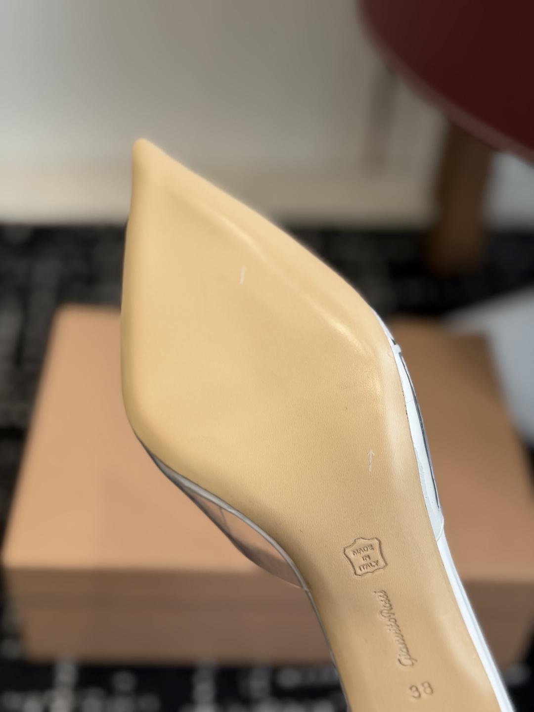 代购级吉安维托·罗西Gianvito Rossi 26春夏 尖头 细跟 凉拖鞋！轻松移动，高跟凉拖鞋！特