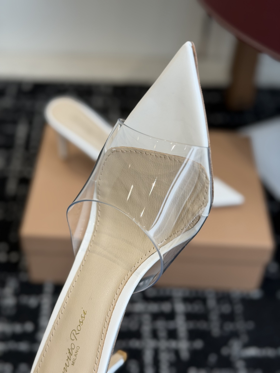 代购级吉安维托·罗西Gianvito Rossi 26春夏 尖头 细跟 凉拖鞋！轻松移动，高跟凉拖鞋！特