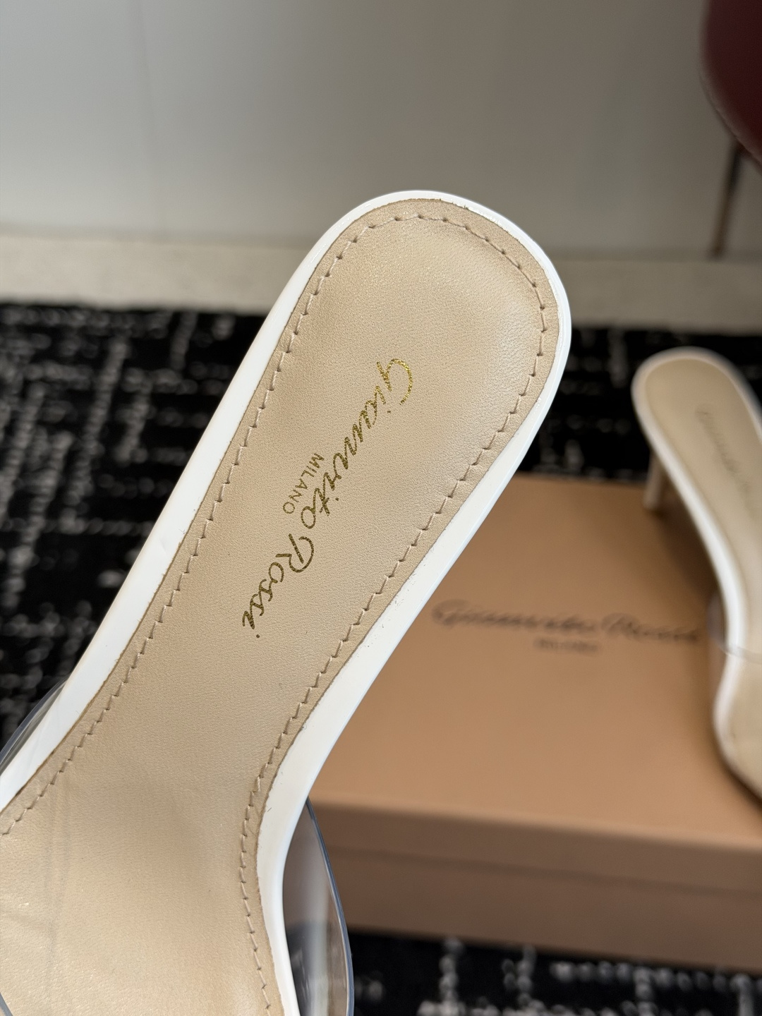 代购级吉安维托·罗西Gianvito Rossi 26春夏 尖头 细跟 凉拖鞋！轻松移动，高跟凉拖鞋！特