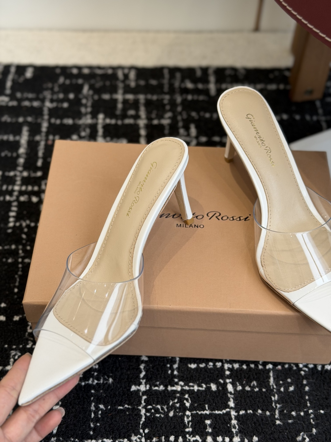代购级吉安维托·罗西Gianvito Rossi 26春夏 尖头 细跟 凉拖鞋！轻松移动，高跟凉拖鞋！特