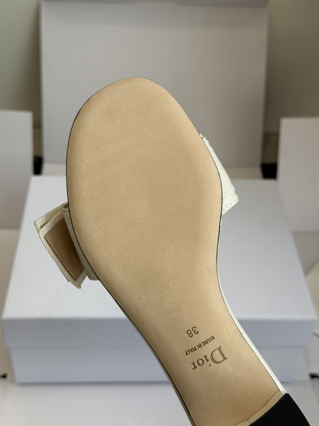 东莞代购级DIOR 迪奥新品编织袋电绣凉拖 休闲度假风 夏日必入搭配单品 面料：立体刺绣 飞织内里：垫脚