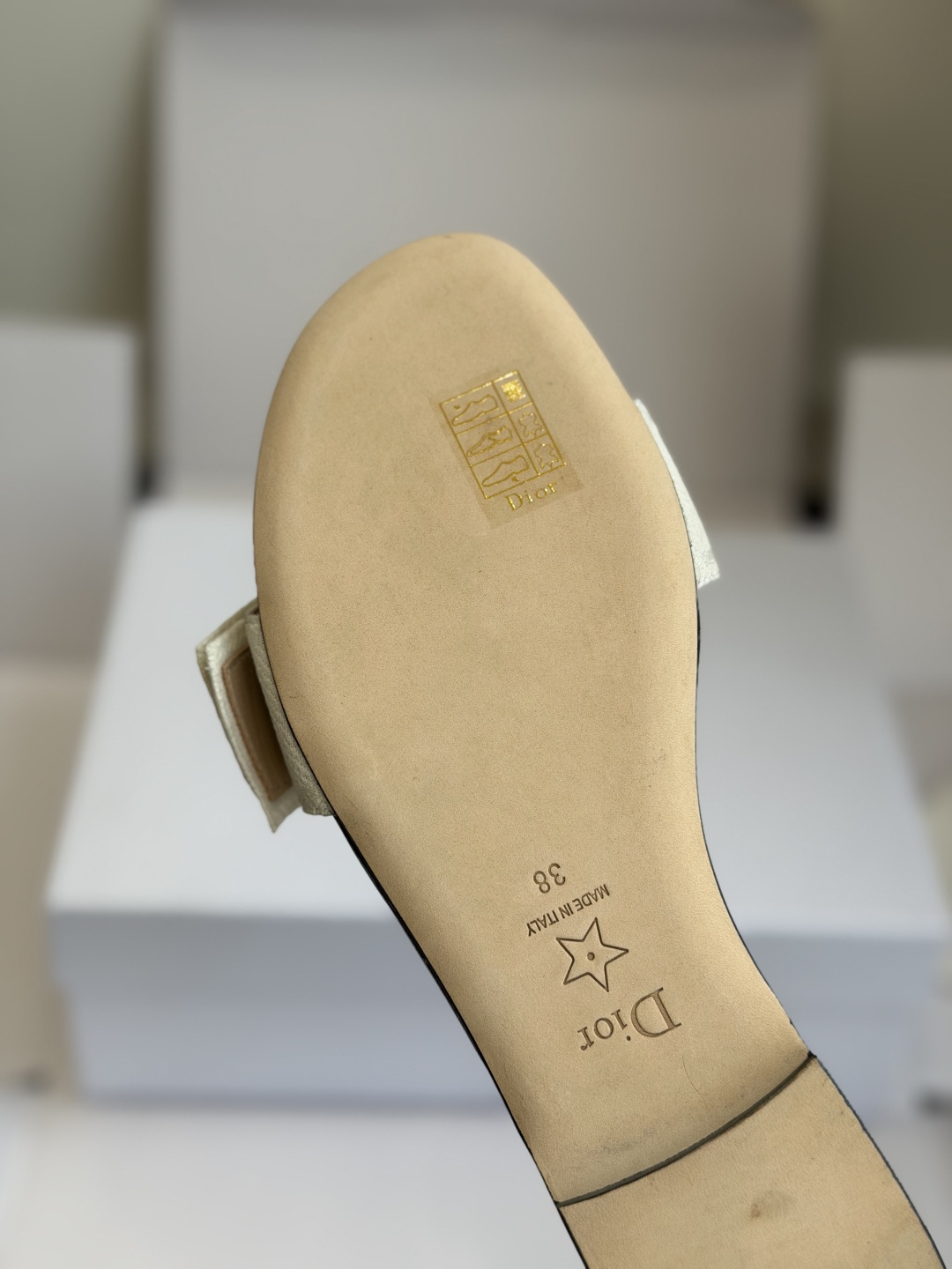 东莞代购级DIOR 迪奥新品编织袋电绣凉拖 休闲度假风 夏日必入搭配单品 面料：立体刺绣 飞织内里：垫脚