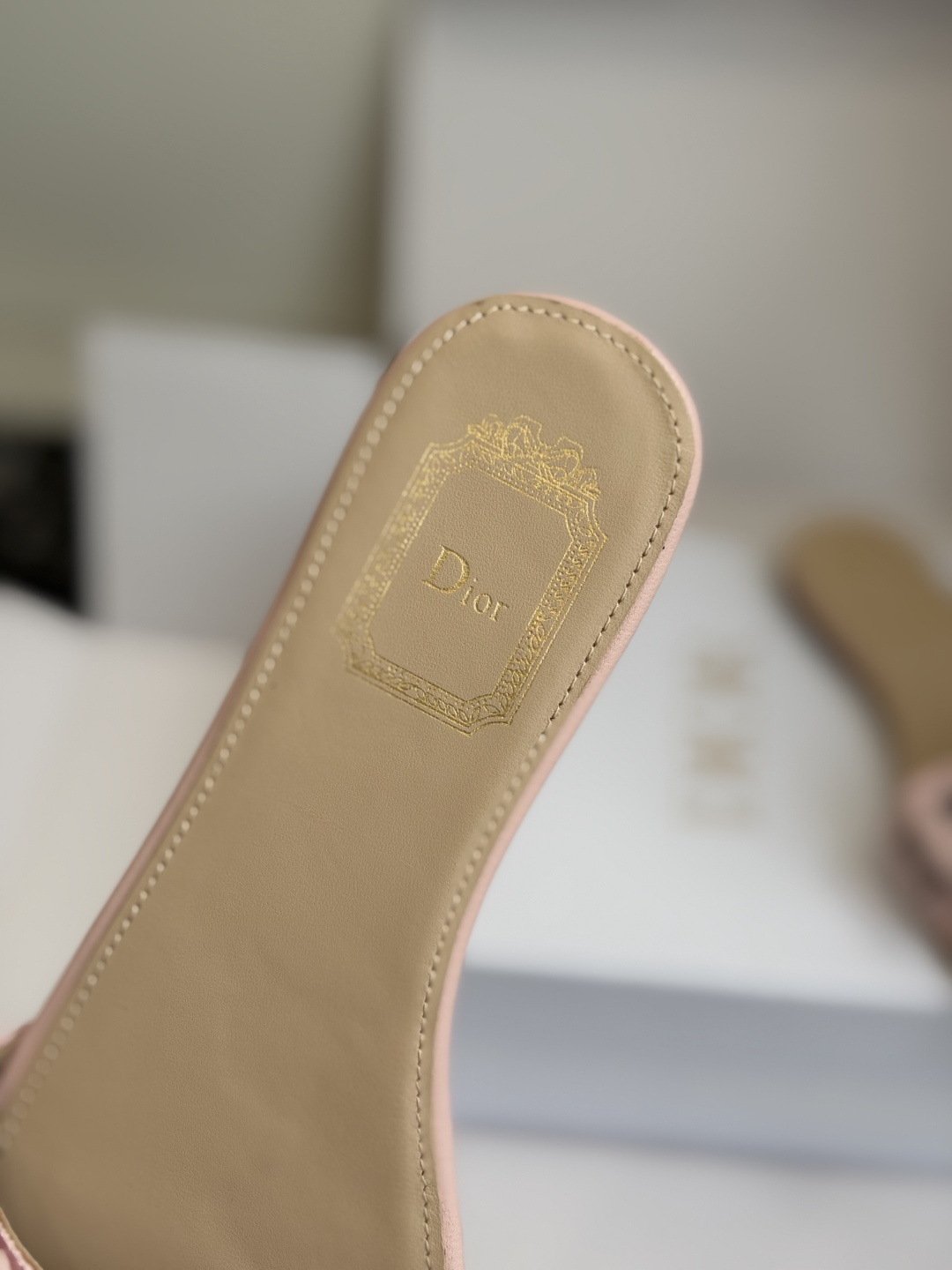 东莞代购级DIOR 迪奥新品编织袋电绣凉拖 休闲度假风 夏日必入搭配单品 面料：立体刺绣 飞织内里：垫脚