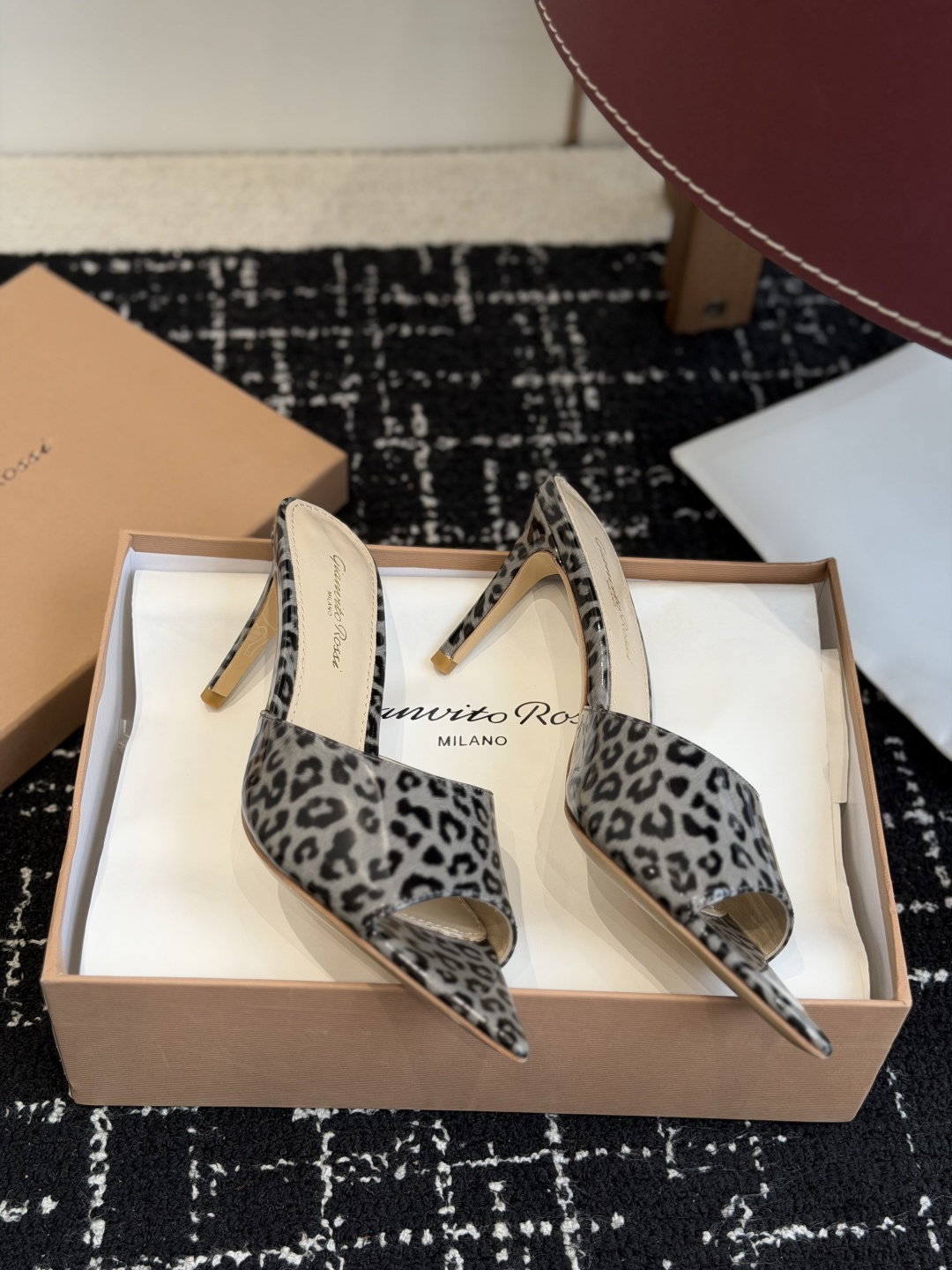 代购级吉安维托·罗西Gianvito Rossi 26春夏 尖头 细跟 凉拖鞋！轻松移动，高跟凉拖鞋！特