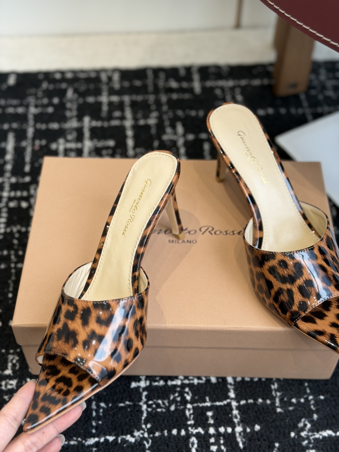 代购级吉安维托·罗西Gianvito Rossi 26春夏 尖头 细跟 凉拖鞋！轻松移动，高跟凉拖鞋！特
