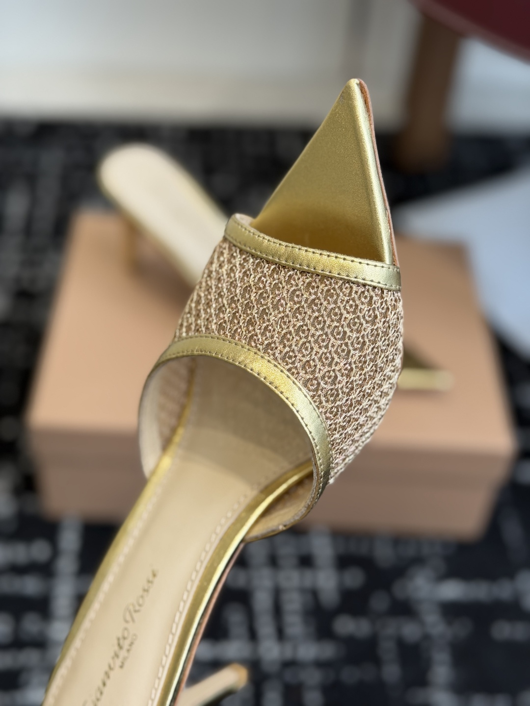 代购级吉安维托·罗西Gianvito Rossi 26春夏 尖头 细跟 凉拖鞋！轻松移动，高跟凉拖鞋！特
