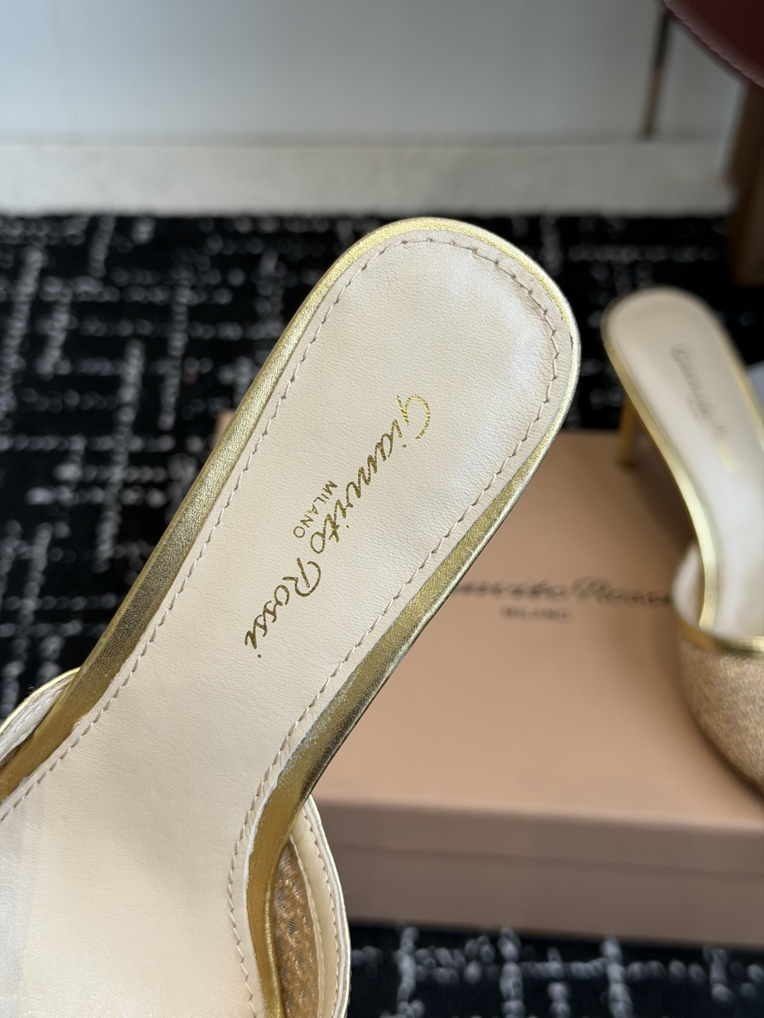 代购级吉安维托·罗西Gianvito Rossi 26春夏 尖头 细跟 凉拖鞋！轻松移动，高跟凉拖鞋！特