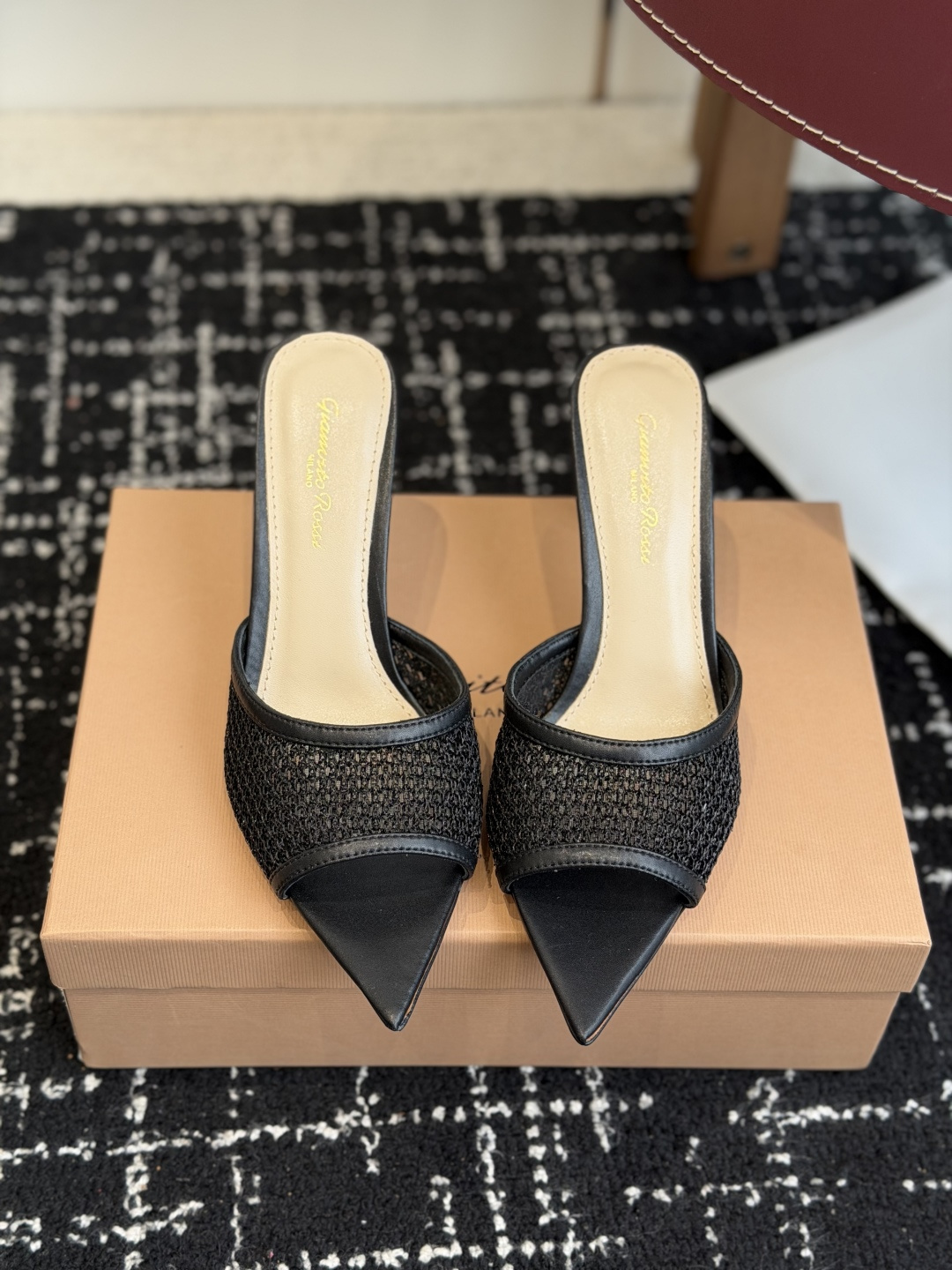 代购级吉安维托·罗西Gianvito Rossi 26春夏 尖头 细跟 凉拖鞋！轻松移动，高跟凉拖鞋！特