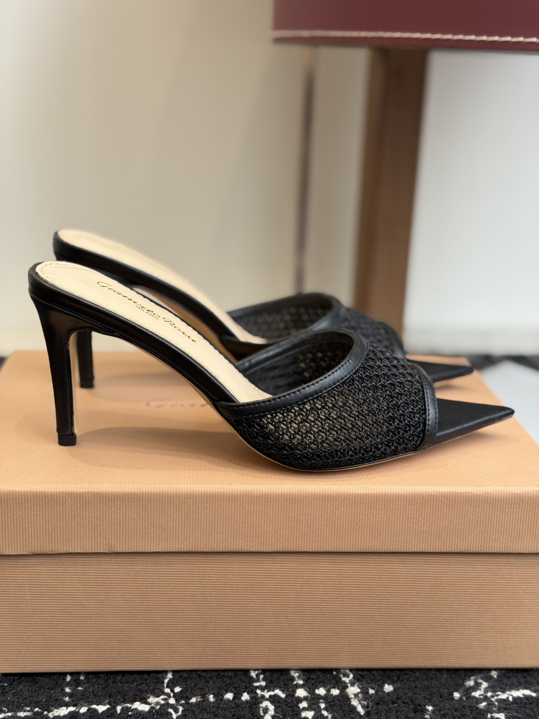 代购级吉安维托·罗西Gianvito Rossi 26春夏 尖头 细跟 凉拖鞋！轻松移动，高跟凉拖鞋！特