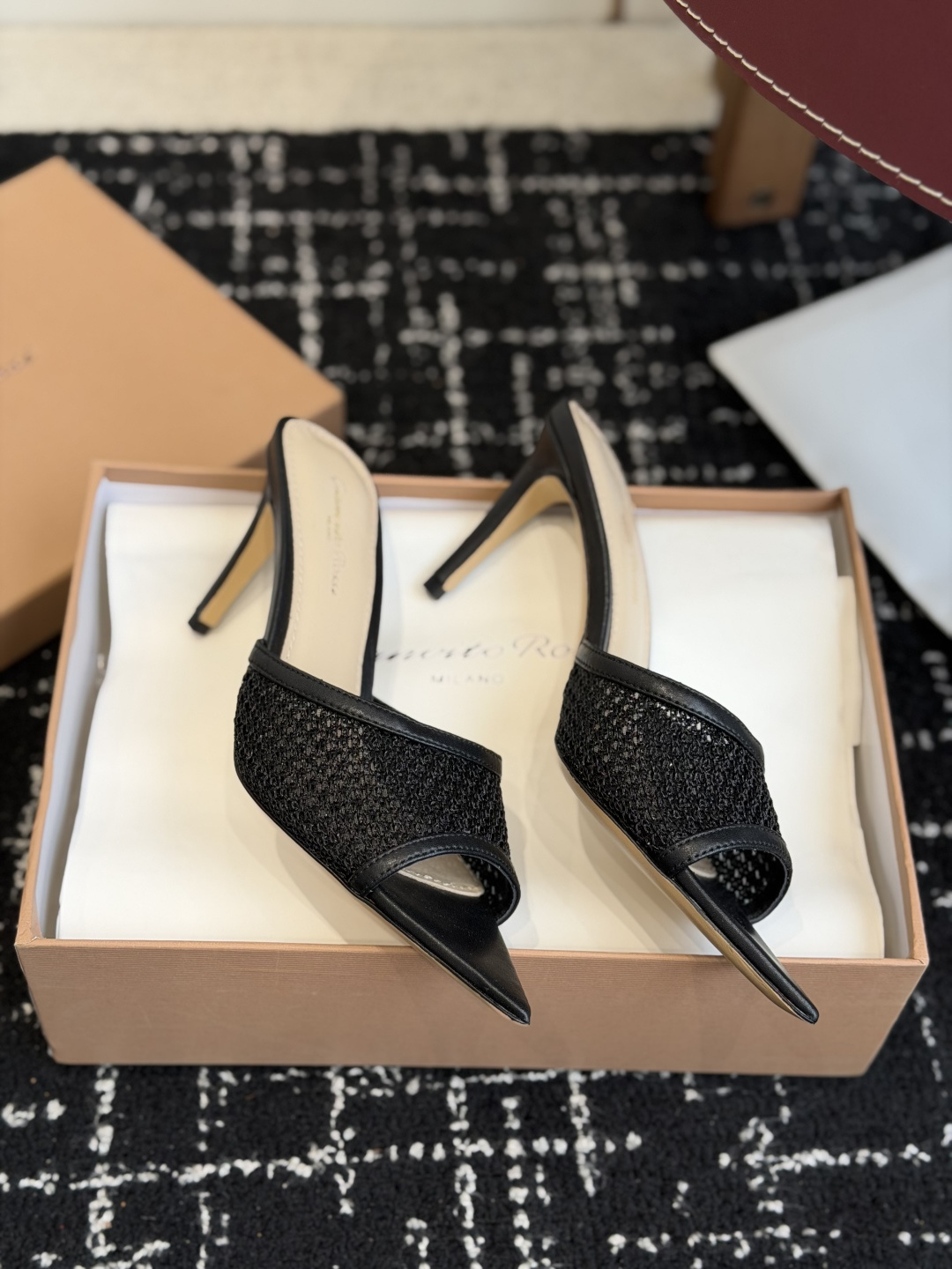 代购级吉安维托·罗西Gianvito Rossi 26春夏 尖头 细跟 凉拖鞋！轻松移动，高跟凉拖鞋！特