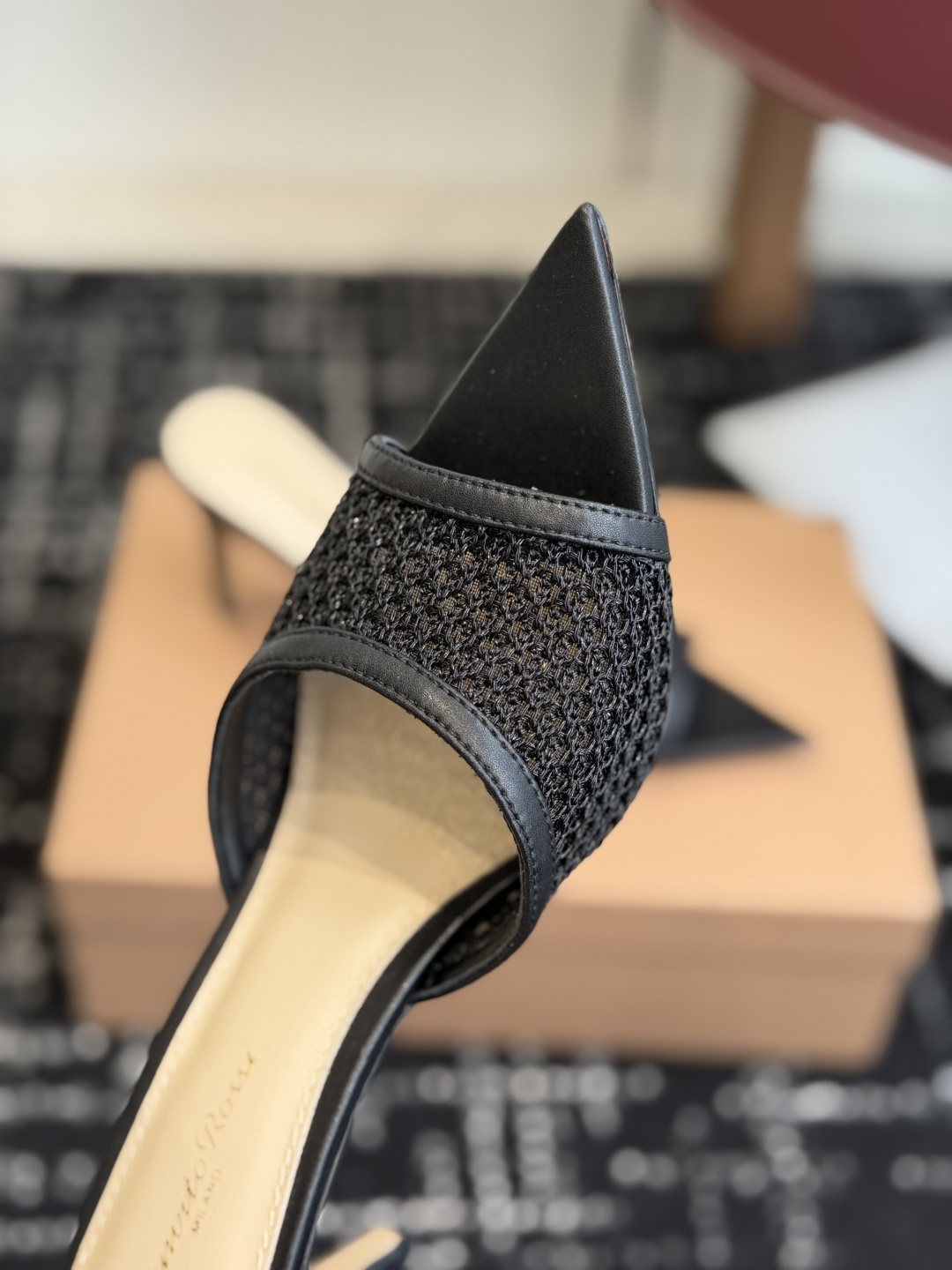 代购级吉安维托·罗西Gianvito Rossi 26春夏 尖头 细跟 凉拖鞋！轻松移动，高跟凉拖鞋！特