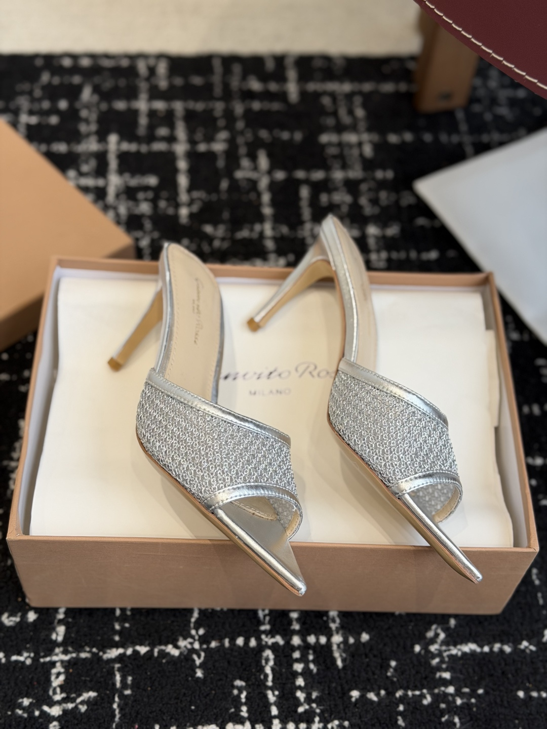 代购级吉安维托·罗西Gianvito Rossi 26春夏 尖头 细跟 凉拖鞋！轻松移动，高跟凉拖鞋！特