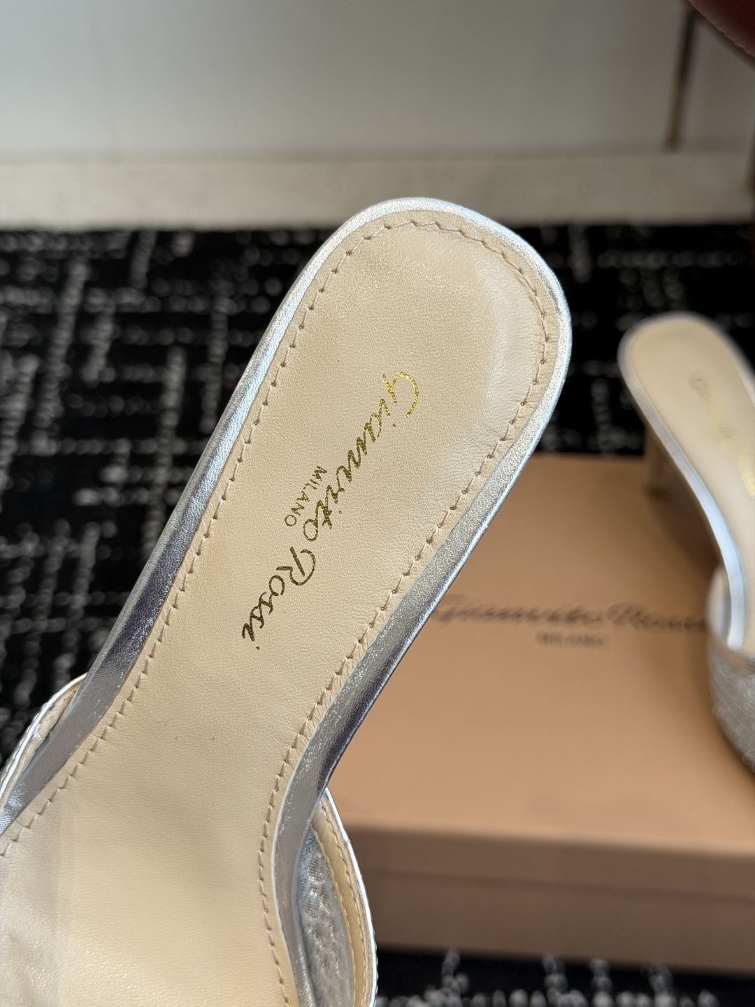 代购级吉安维托·罗西Gianvito Rossi 26春夏 尖头 细跟 凉拖鞋！轻松移动，高跟凉拖鞋！特