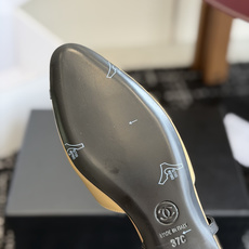 代购级CHANEL 香奈儿 26ss 春夏秀款 后空 凉鞋 第一眼看上就被种草了金色流动线条高跟凉鞋,极 代购级CHANEL 香奈儿 26ss 春夏秀款 后空 凉鞋 第一眼看上就被种草了金色流动线条高跟凉鞋,极