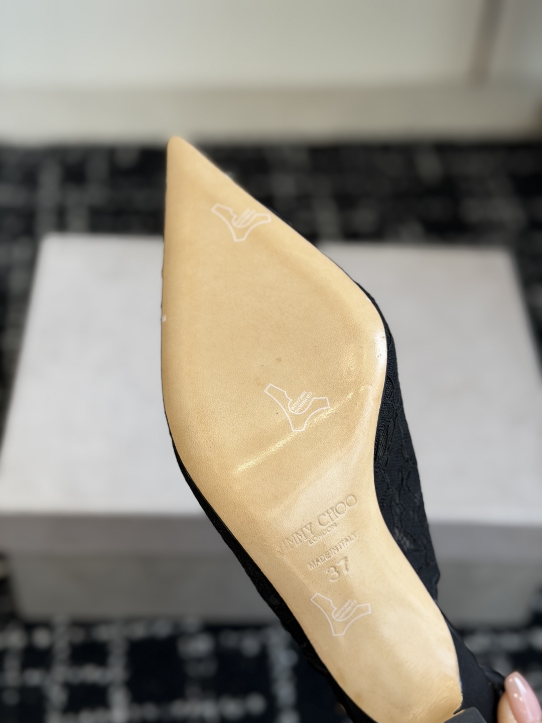 代购级Jimmy Choo jc 周仰杰 新款蕾丝高跟鞋,这对复古小蕾丝,绝对是鞋柜C位的不二之选! 代购级Jimmy Choo jc 周仰杰 新款蕾丝高跟鞋,这对复古小蕾丝,绝对是鞋柜C位的不二之选!
