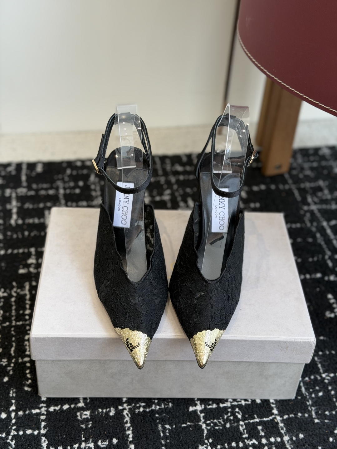 代购级Jimmy Choo jc  周仰杰  新款蕾丝高跟鞋，这对复古小蕾丝，绝对是鞋柜C位的不二之选！