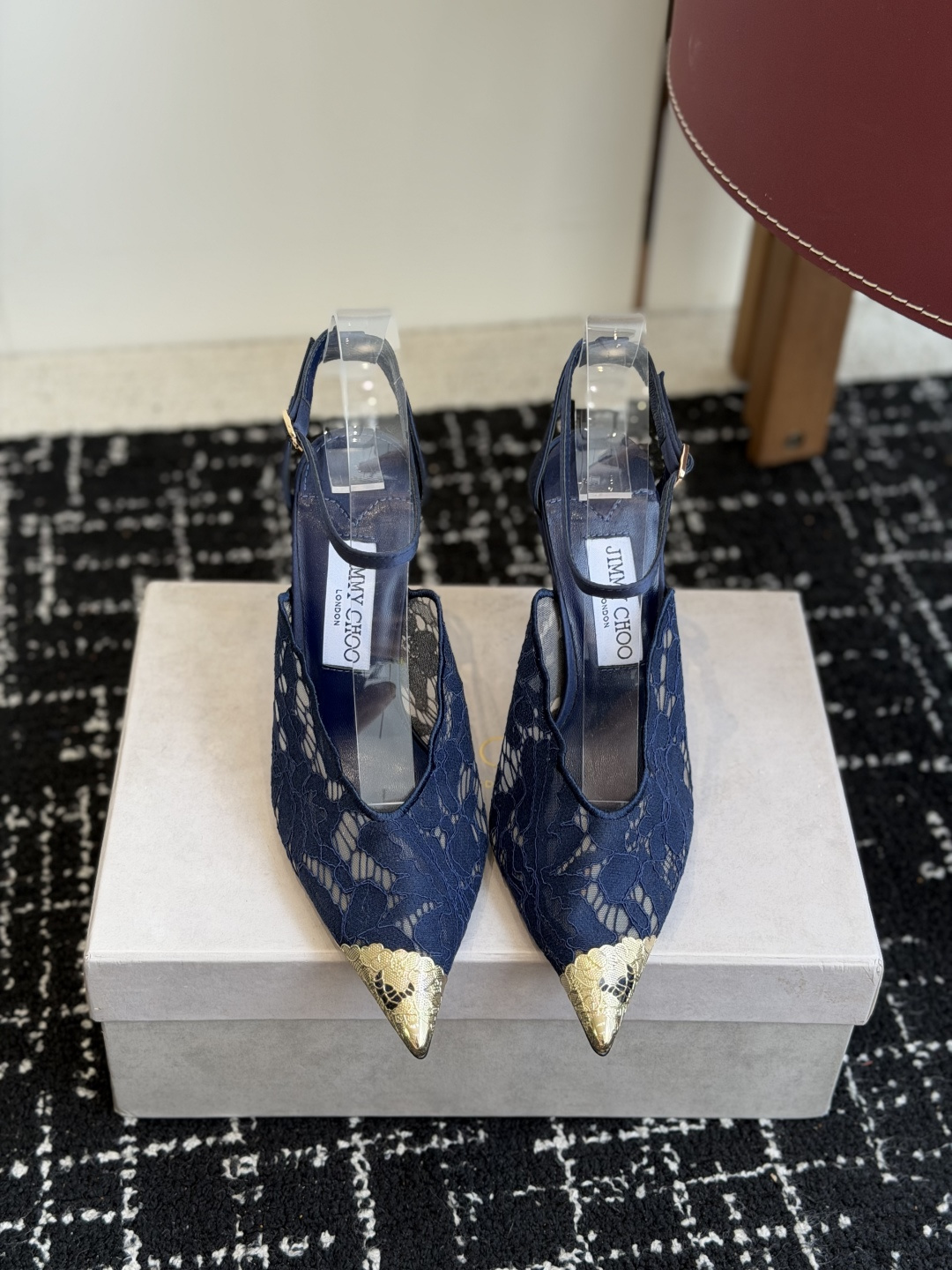 代购级Jimmy Choo jc  周仰杰  新款蕾丝高跟鞋，这对复古小蕾丝，绝对是鞋柜C位的不二之选！