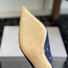 代购级Jimmy Choo jc 周仰杰 新款蕾丝高跟鞋,这对复古小蕾丝,绝对是鞋柜C位的不二之选! 代购级Jimmy Choo jc 周仰杰 新款蕾丝高跟鞋,这对复古小蕾丝,绝对是鞋柜C位的不二之选!