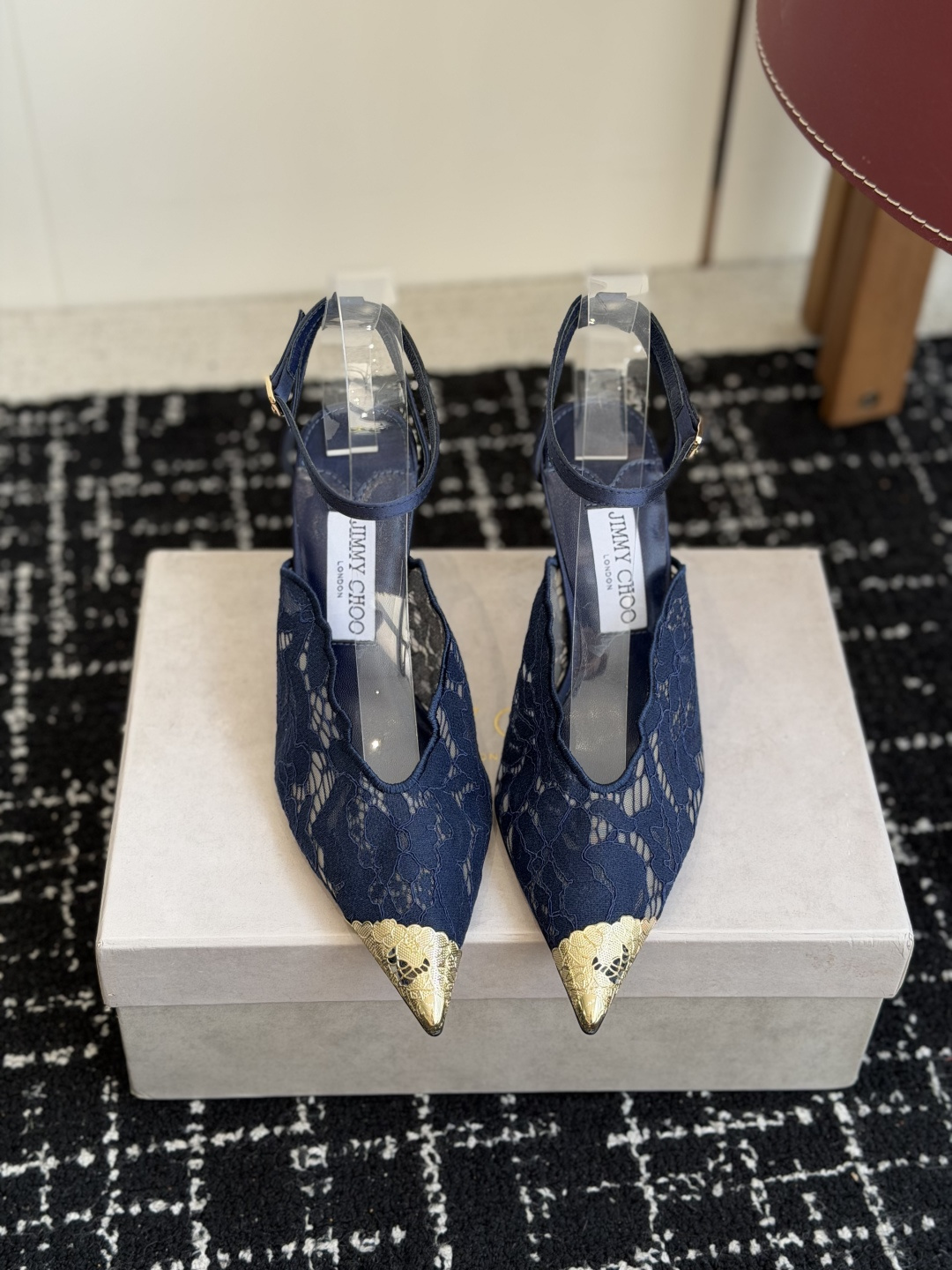 代购级Jimmy Choo jc  周仰杰  新款蕾丝高跟鞋，这对复古小蕾丝，绝对是鞋柜C位的不二之选！